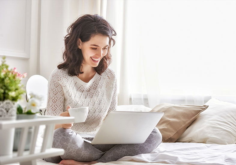 lady on laptop