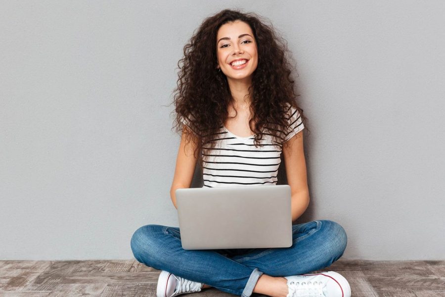 lady on laptop