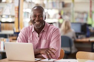 9 Scholarships and Grants for Adults Returning to College