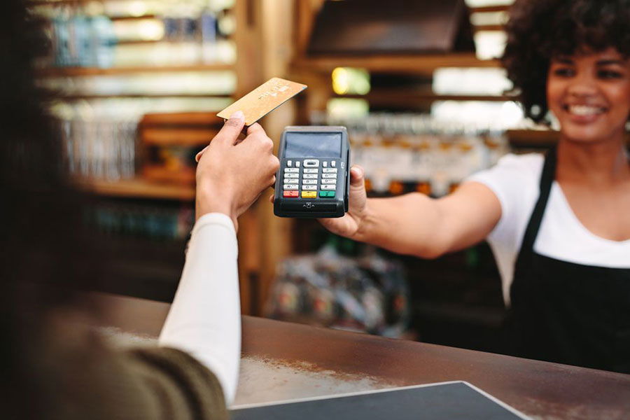 What Is the Difference Between a Credit Card and a Debit Card?