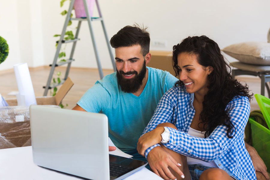 couple on laptop