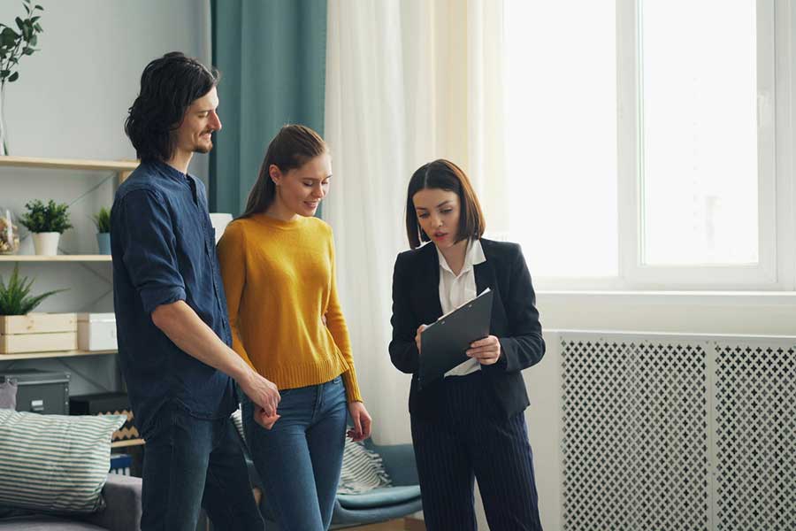 homebuyers with real estate agent