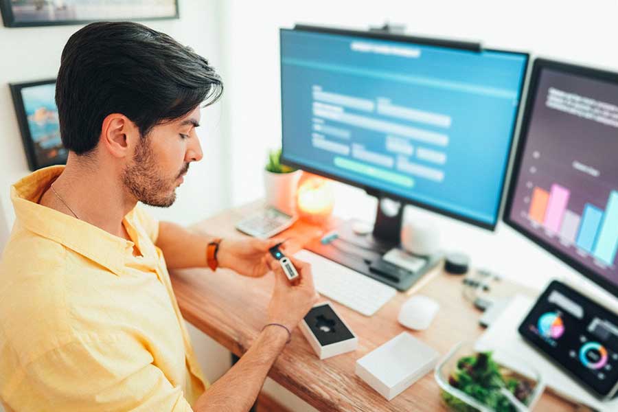 man using hardware wallet